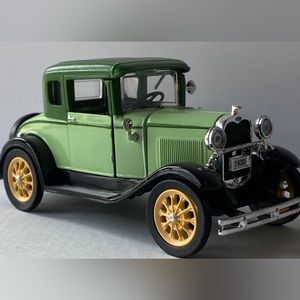1930 Ford Coupe Toy Car Model  Green with Yellow Wheels. Great Condition
